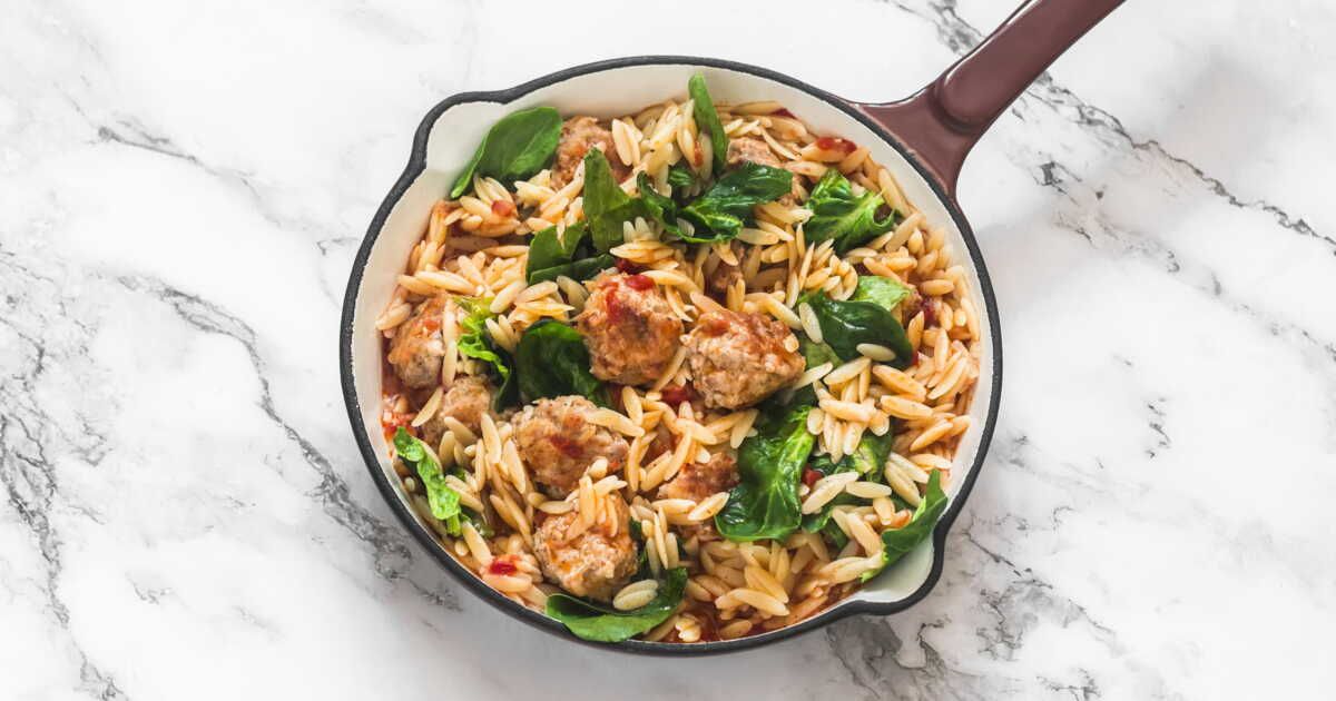 Un orzotto réconfortant au poulet et tomates séchées pour combattre le froid