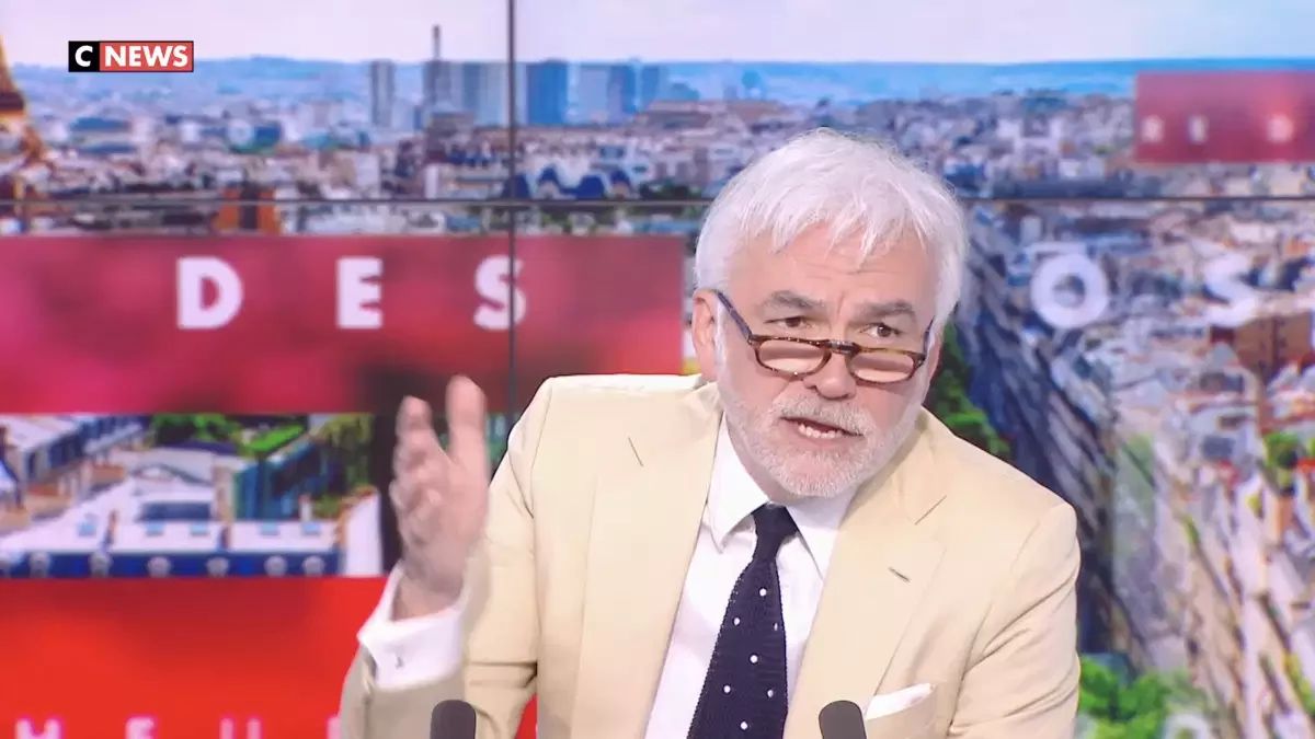 L'Arcom face à Cnews : pourquoi la chaîne d'info échappe aux sanctions sur le pluralisme
