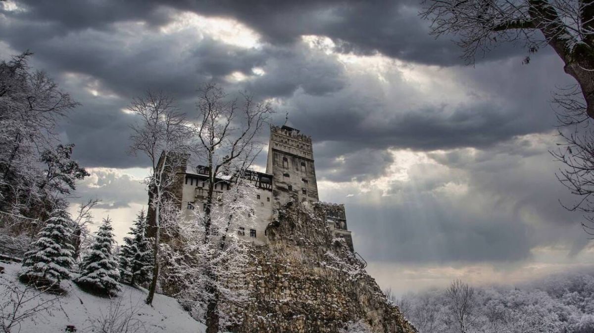 Disparition troublante d'un étudiant britannique près du château de Dracula