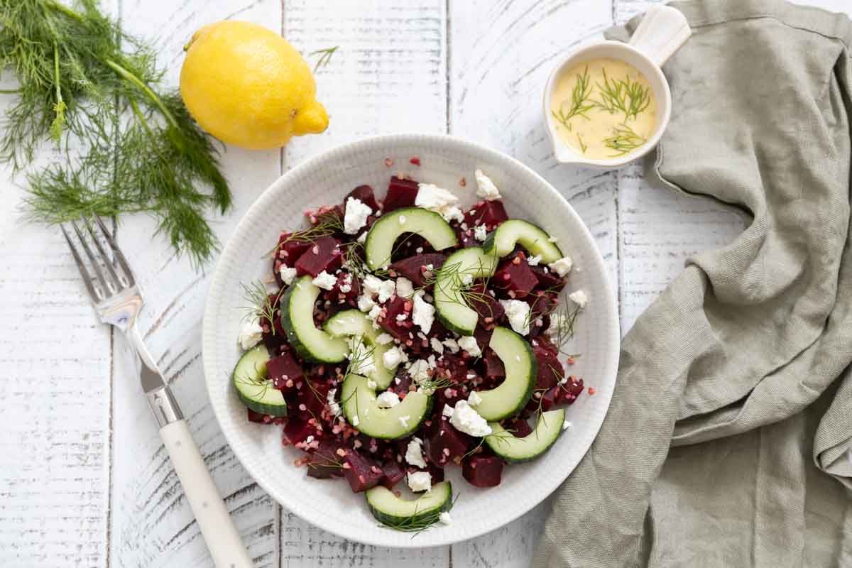 Une salade estivale de betterave au chèvre frais