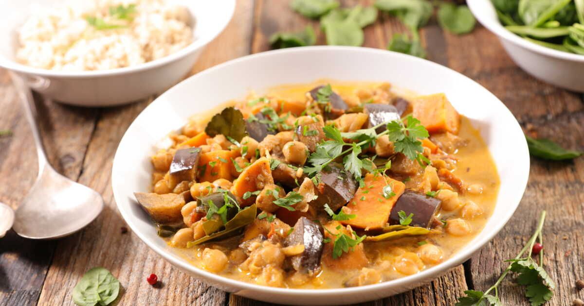 Découvrez la recette délicieuse du curry d'aubergines au lait de coco