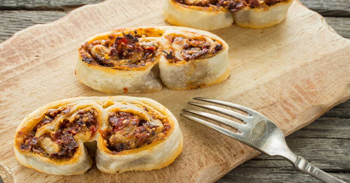 Des palmiers feuilletés au chorizo et à la feta pour un apéro réussi
