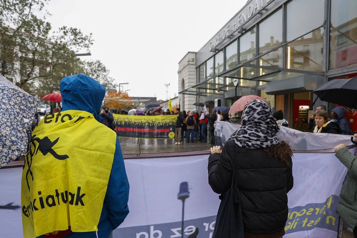 Mobilisation à Hendaye : un cri de colère contre les contrôles aux frontières