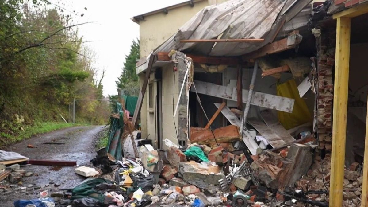 Une Porsche Cayenne fait l'actualité à Lapugnoy après avoir percuté une maison