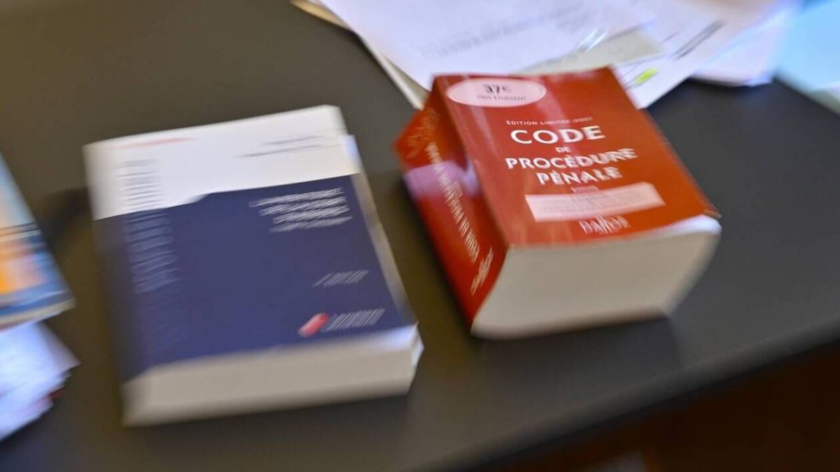 L'accusation de violation de domicile : le député LFI devant le tribunal