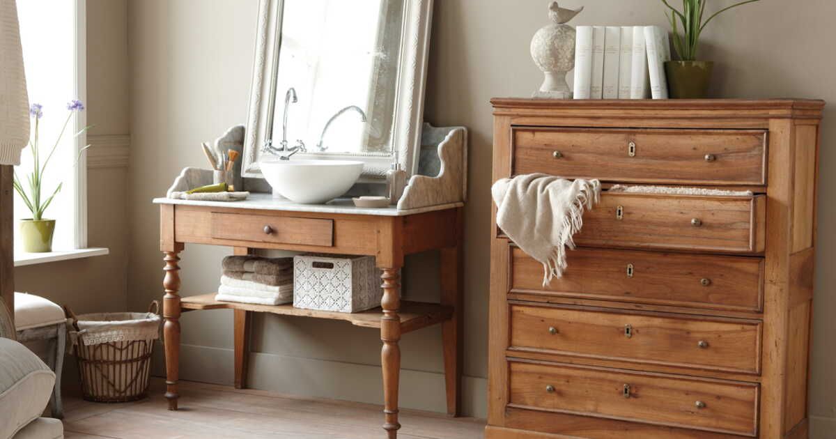 Redonnez vie à vos meubles en bois : astuces et techniques