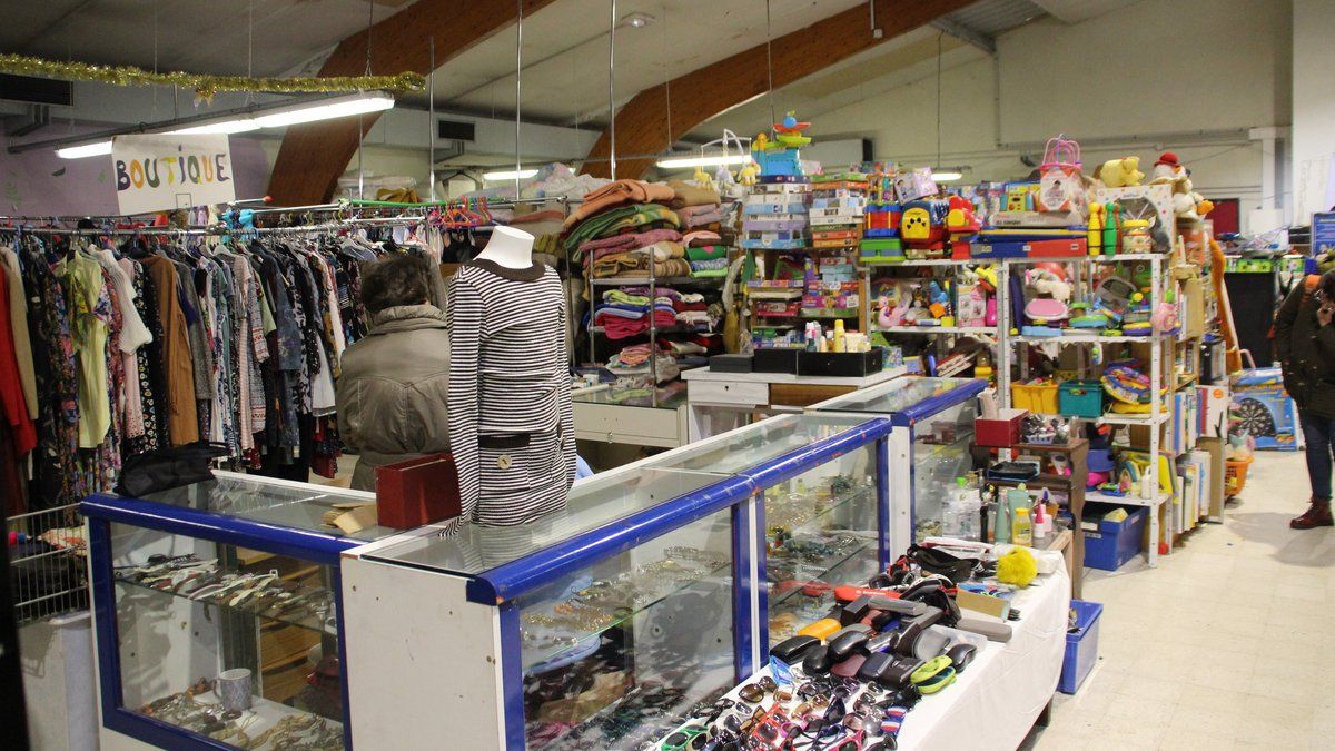 Un Noël solidaire : la braderie d'Emmaüs pour une cause généreuse