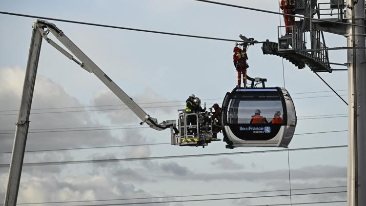 Évacuation d'urgence du téléphérique C1 : les pompiers de Paris en action