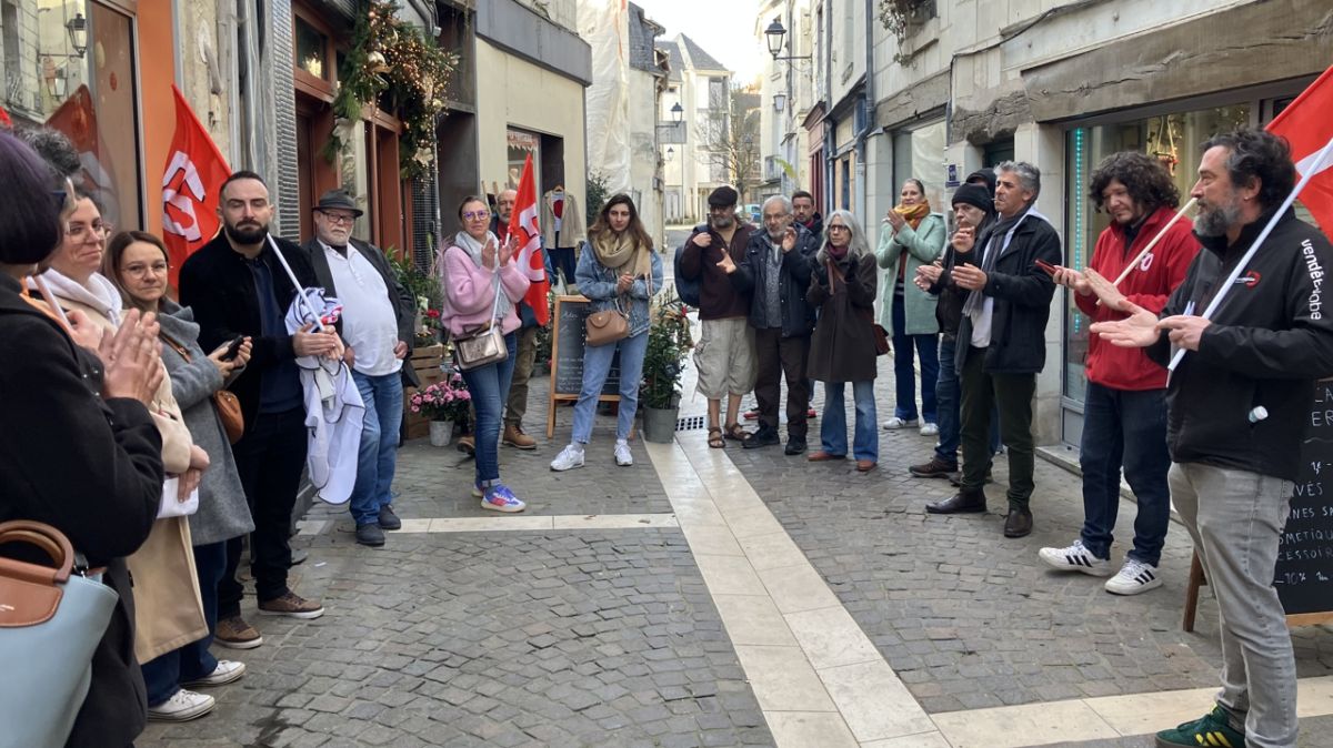 Les propos polémiques de Laurent Baumel suscitent la colère des manifestants à Chinon