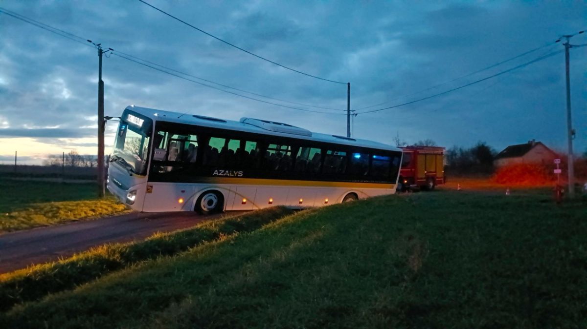 Un car scolaire en difficulté à Chaumont-sur-Loire, pas de blessés parmi les élèves