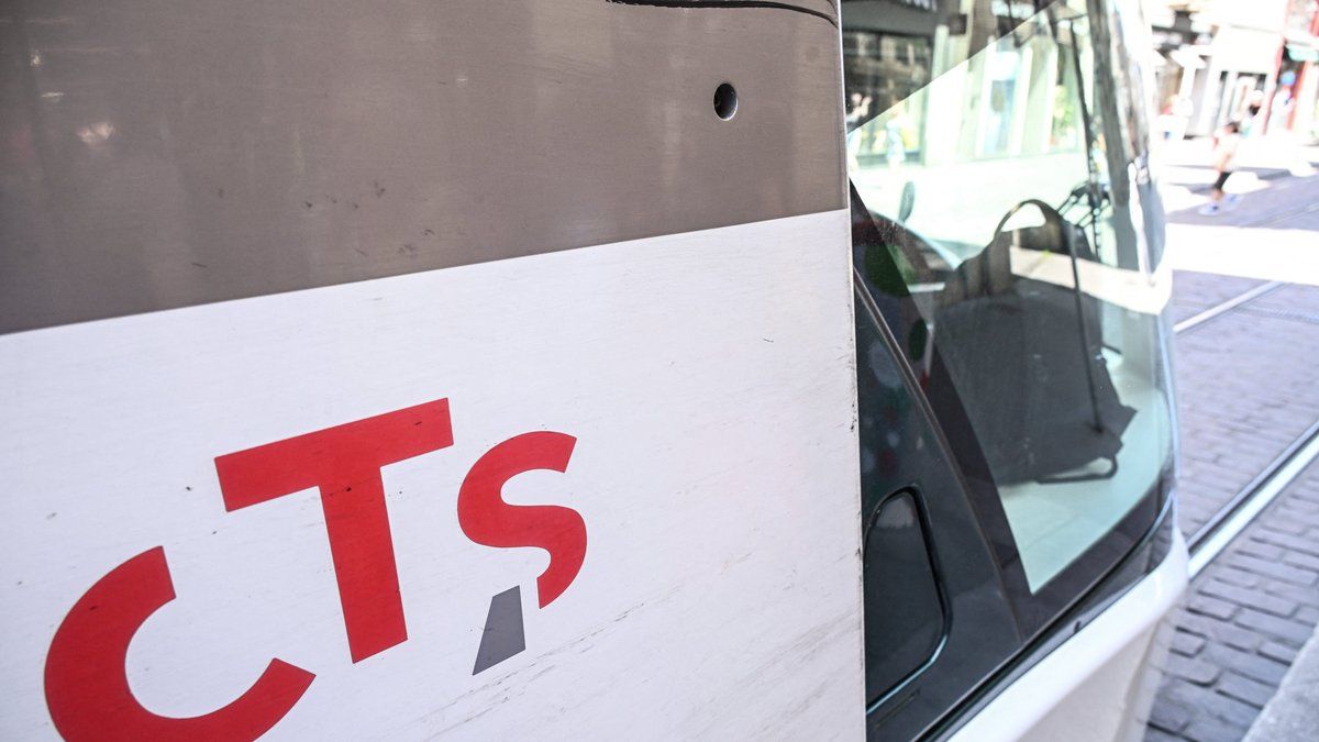 Des vacanciers perdus plongent dans une fosse de tramway à Strasbourg