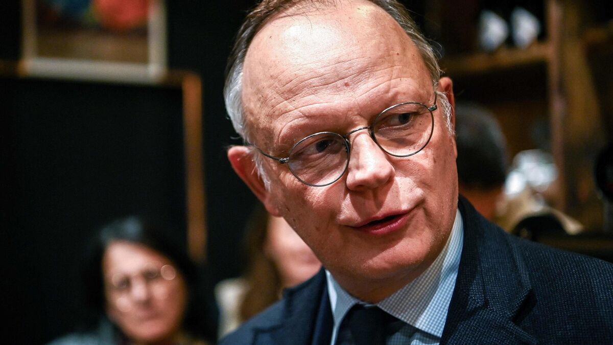 Édouard Philippe appelle à l'espoir face à la morosité politique