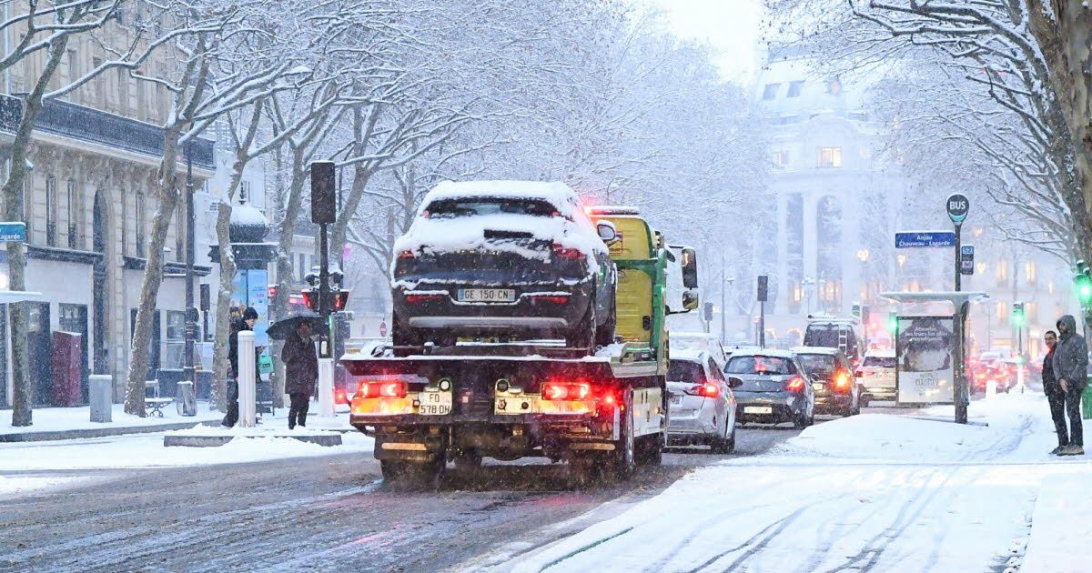 Intempéries : la neige semence son lot de drames sur les routes françaises