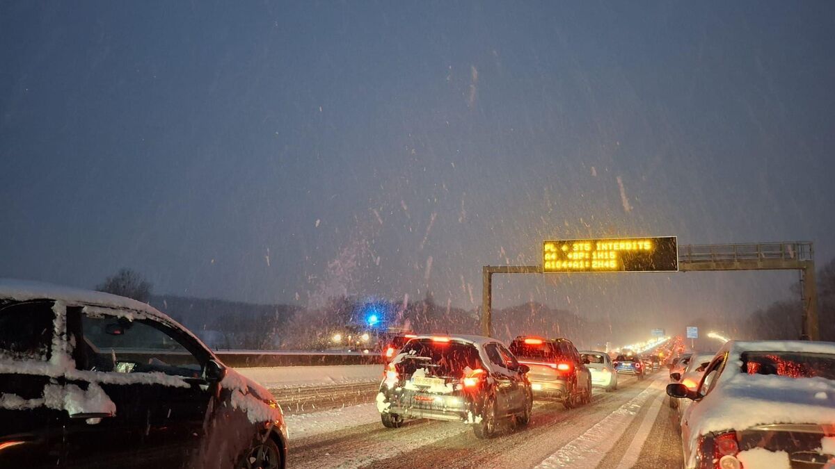 Une odyssée nocturne sous la neige : Léa braver le froid pour rentrer chez elle