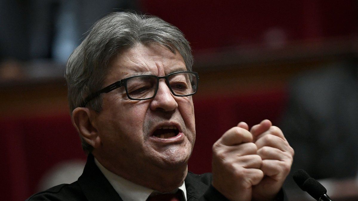 Charlie Hebdo sous le feu des critiques après une caricature de Mélenchon