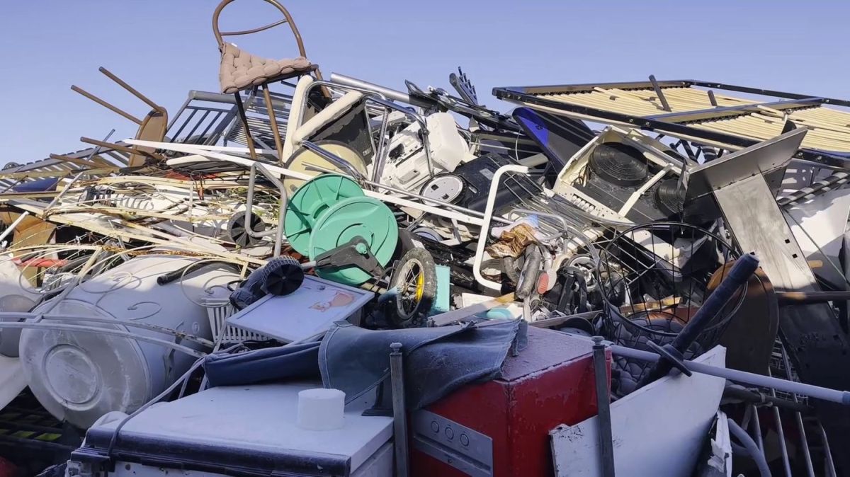 Des ferrailleurs, un recyclage solidaire et des économies pour la mairie