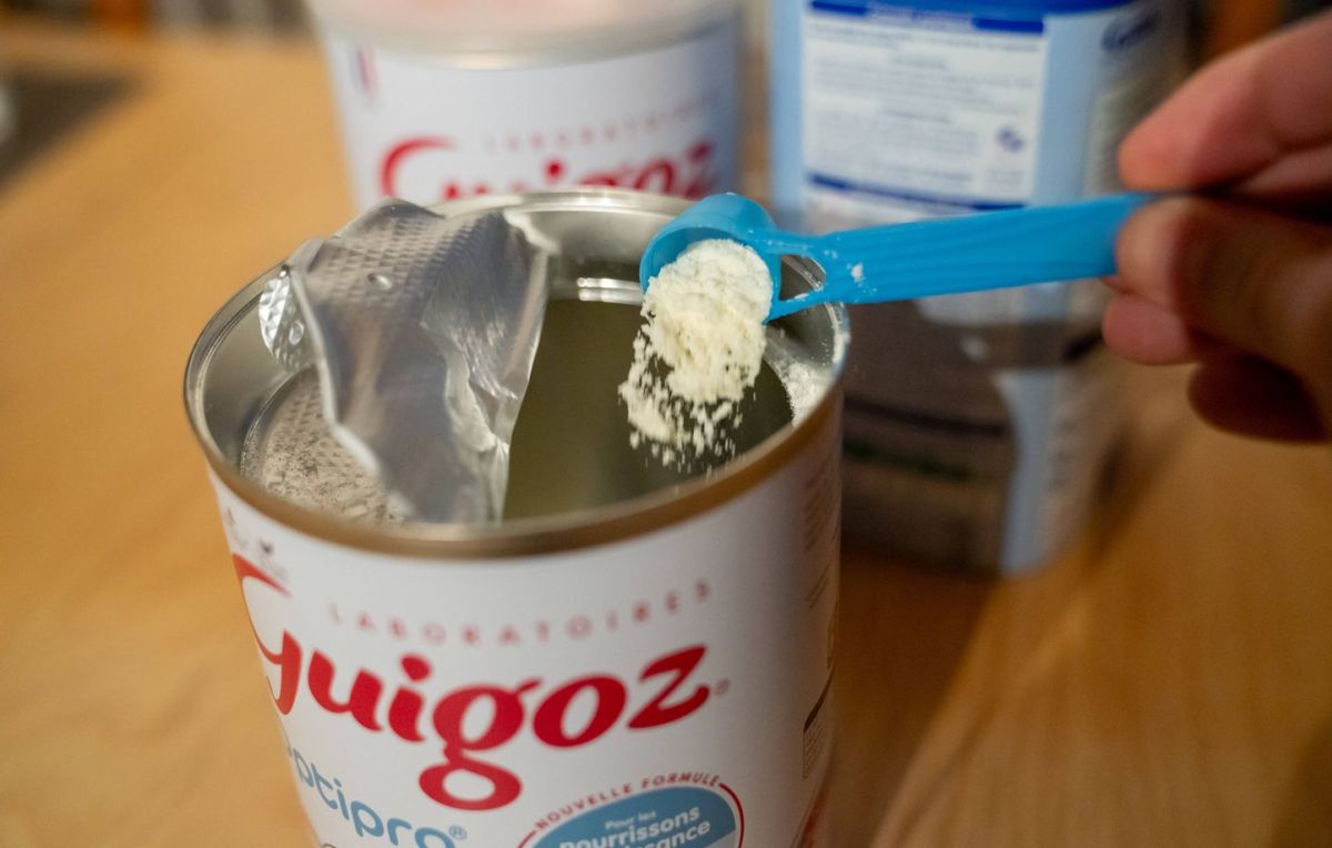 Lait infantile : confiance des parents malgré le risque de contamination