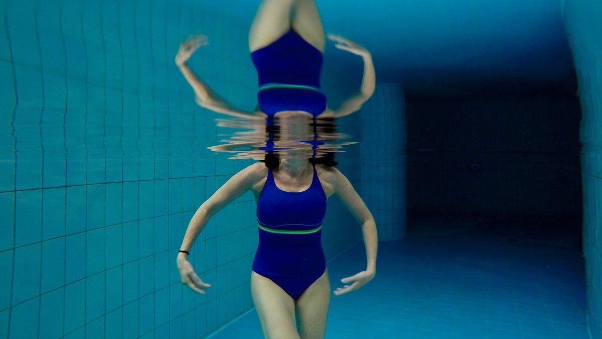 Tragédie dans une piscine près de Toulouse : une femme succombe après un cours d’aquagym