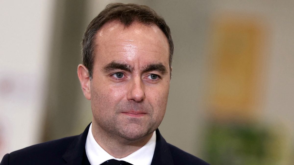 Sébastien Lecornu prévoit un remaniement gouvernemental après l'adoption du budget