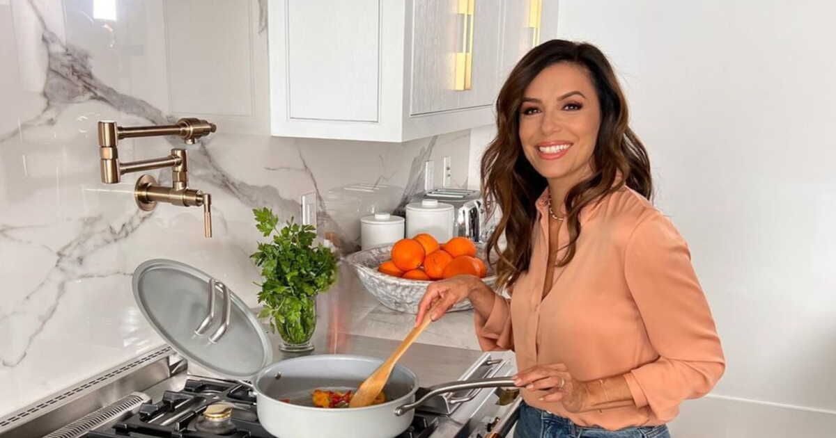 Eva Longoria dévoile sa recette d'omelette française pour des dîners réussis