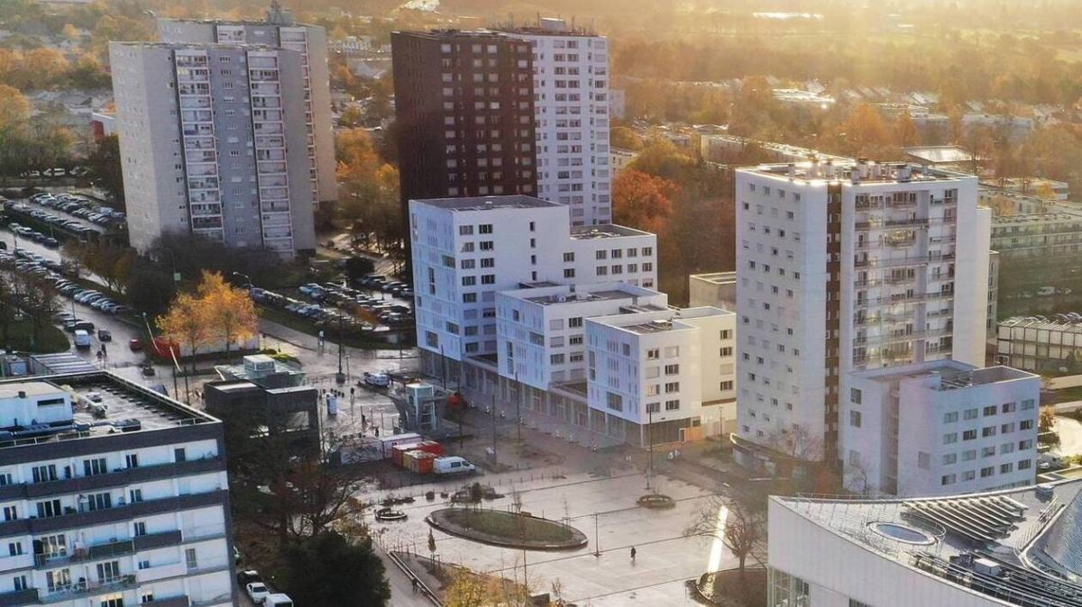 Un homme armé semant l'inquiétude à Rennes : la police à la recherche d'un suspect