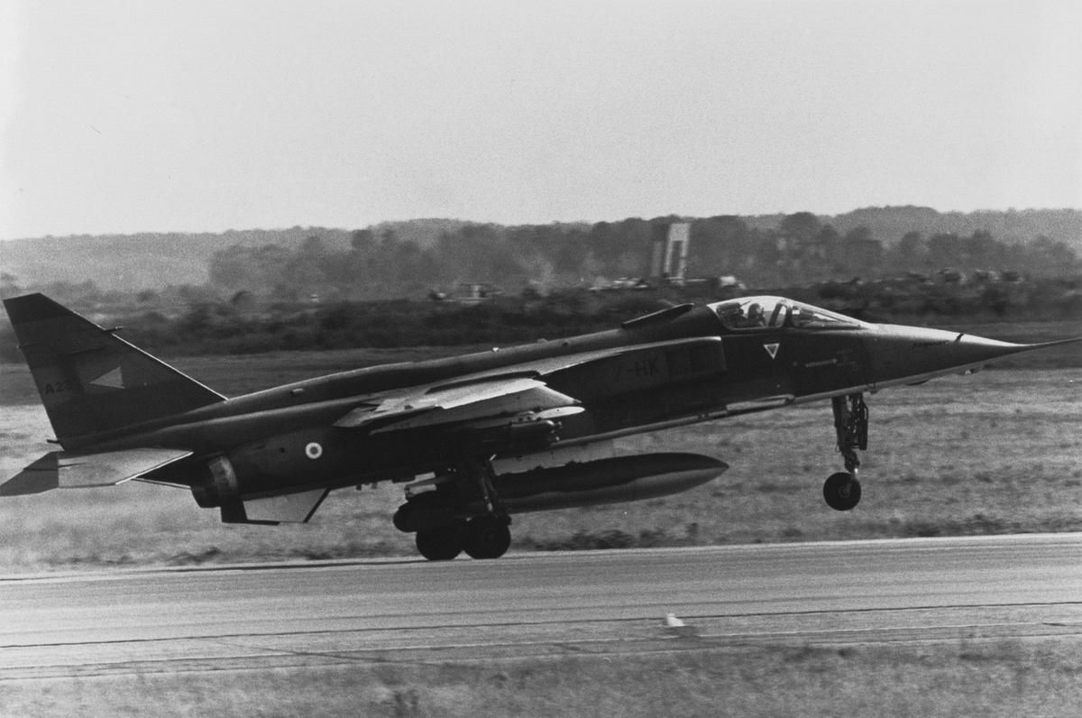 Un drame aérien : l'accident tragique d'un Jaguar en 1994