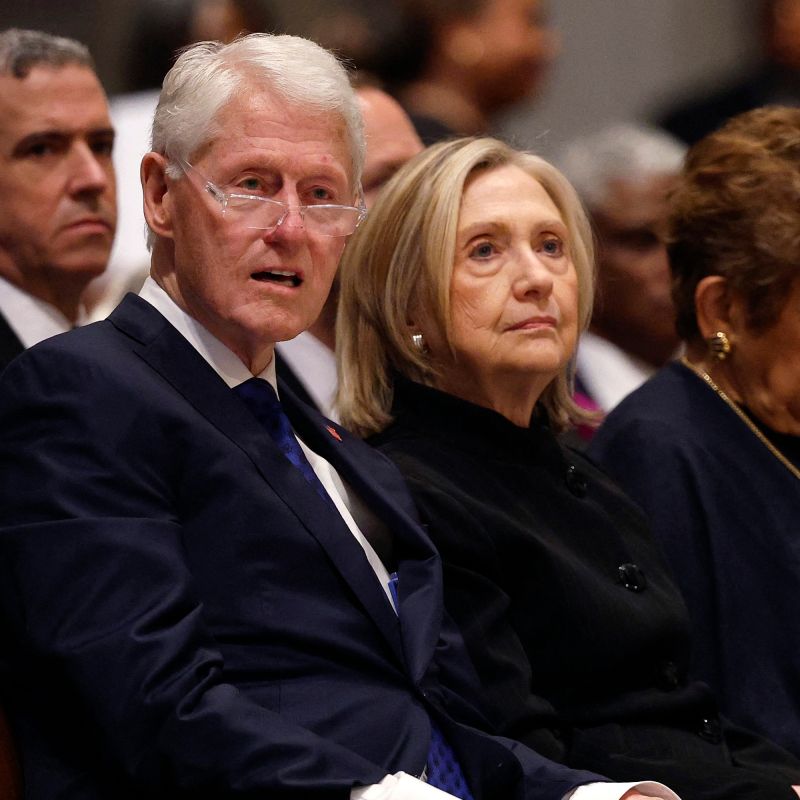 Les auditions des Clinton dévoilent des liens surprenants avec Epstein