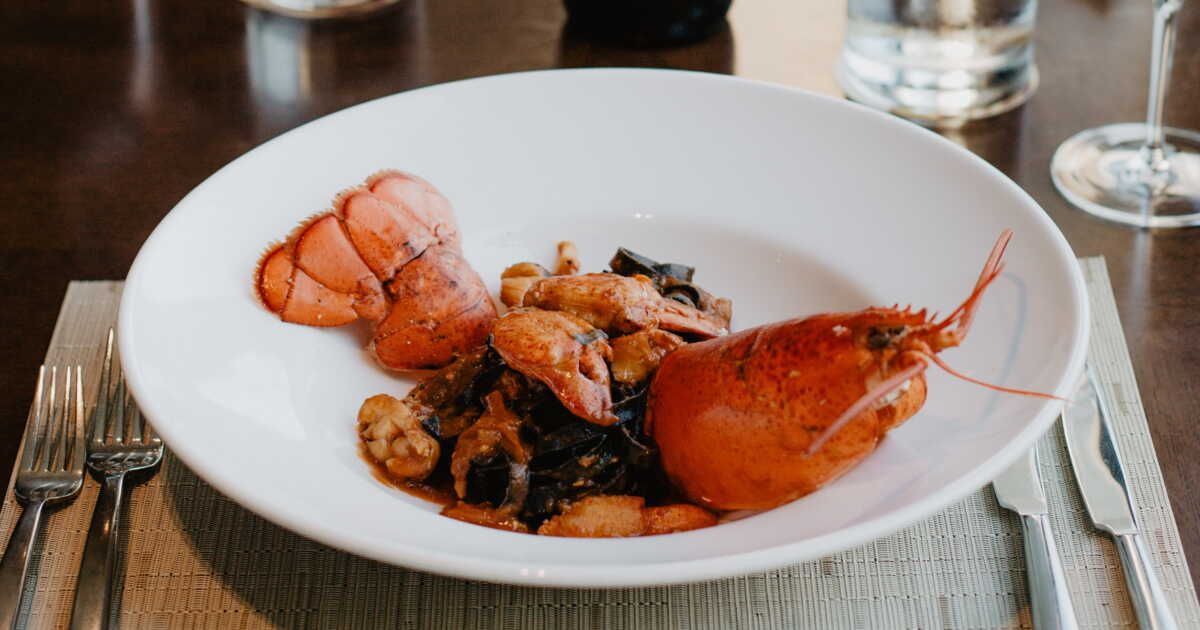 De la mer à votre assiette : les secrets du homard de Noël