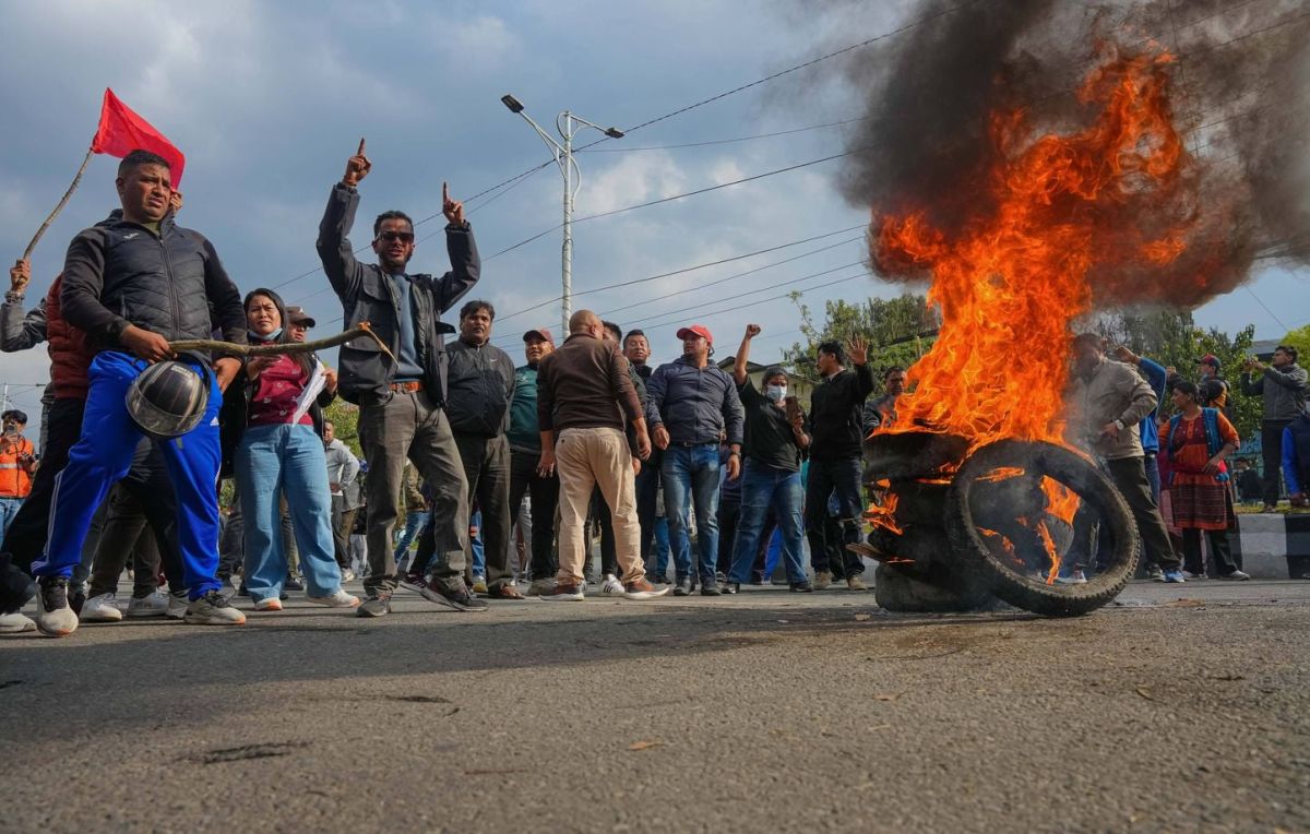Népal : des arrestations dans la tourmente politique