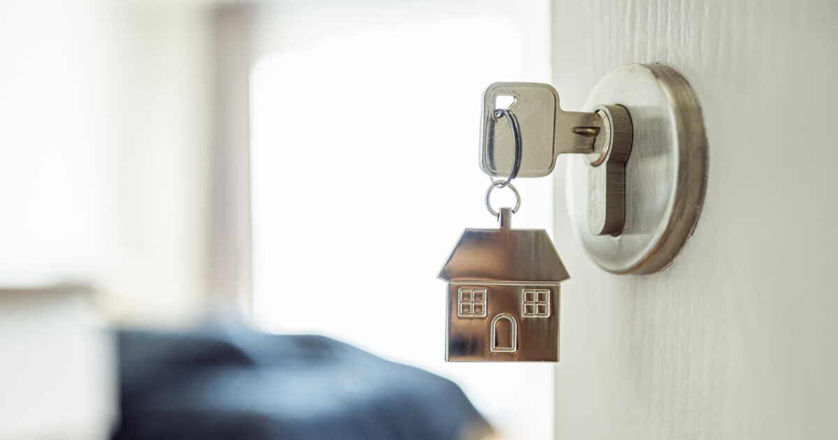 Louer une chambre de son logement sans impôts : le guide essentiel