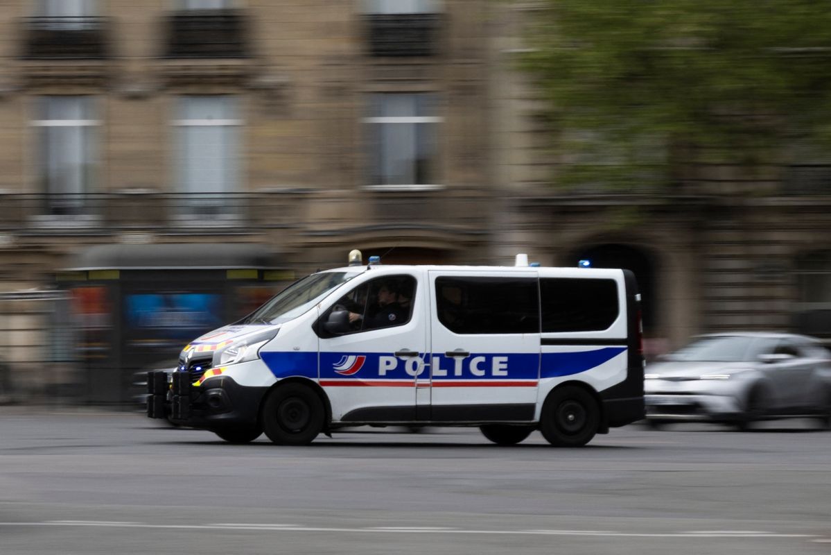 Des adolescents interpellés à Fresnes pour avoir attaqué une voiture de police