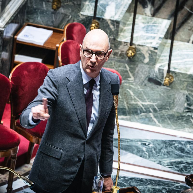 Prix des carburants : Lescure appelle à une enquête sur les marges des raffineries européennes