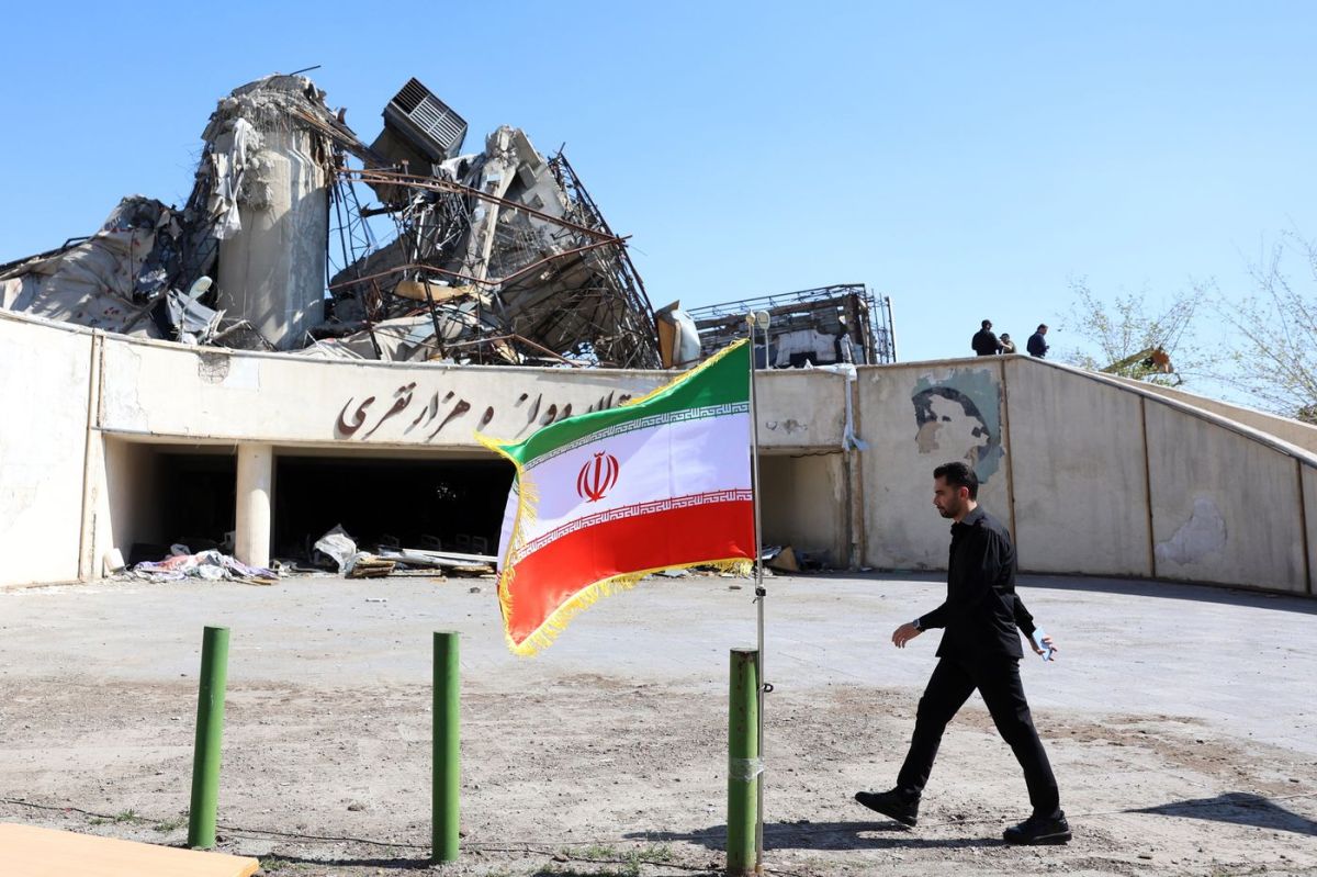 Tensions croissantes en Iran : frappes près de Bouchehr et mystère autour d'un pilote américain