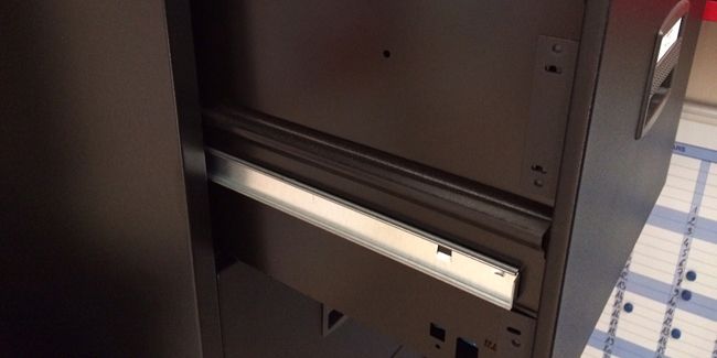 Comment remplacer facilement la glissière de votre tiroir