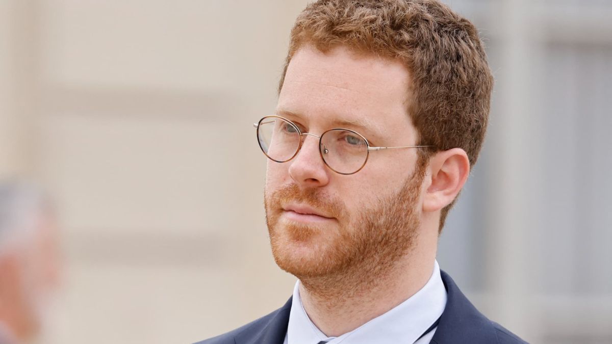 Le gouvernement face à l'essor de l'IA clandestine chez les fonctionnaires