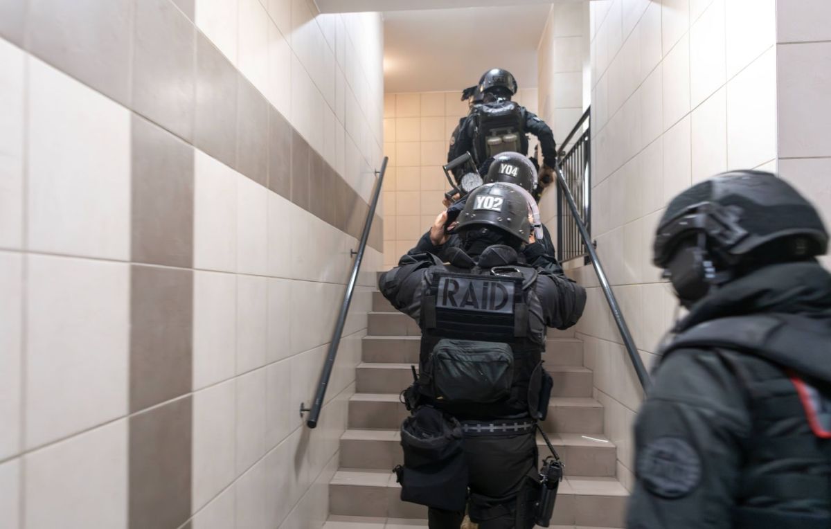 Un homme arrêté après avoir menacé des agents de renseignement via une IA