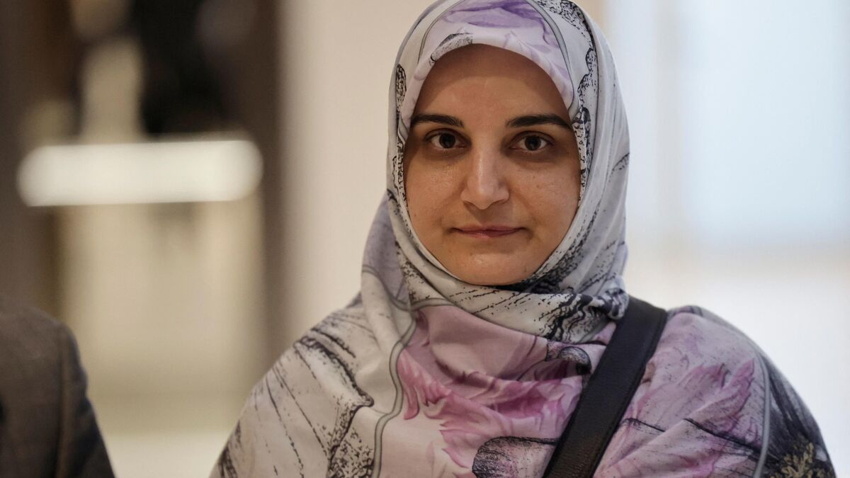 Libération tant attendue : Mahdieh Esfandiari sort de l'ombre après le retour de Cécile Kohler et Jacques Paris