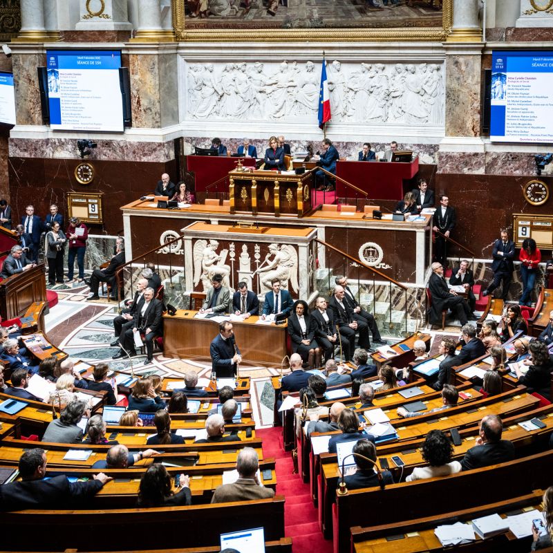 Une pétition massive s'oppose à la loi Yadan : la lutte contre l'antisémitisme en question