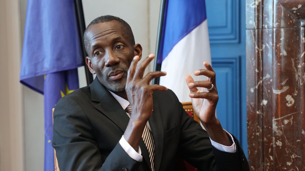 Cinq élus de LFI face à des attaques racistes : la colère monte