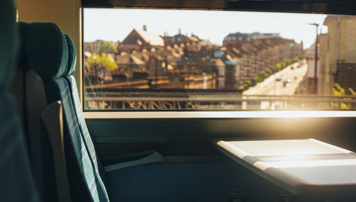 Un regard humoristique sur les défis des travailleurs frontaliers