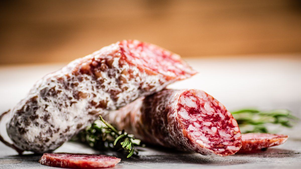 Alertes au saucisson : multiple rappel en France pour risque de listériose