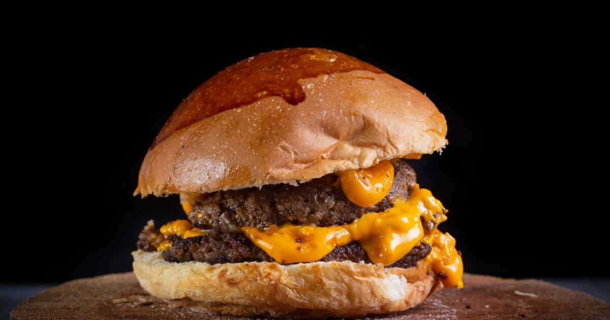 Le smash burger de Cyril Lignac : la recette simple qui va ravir les petits gourmands
