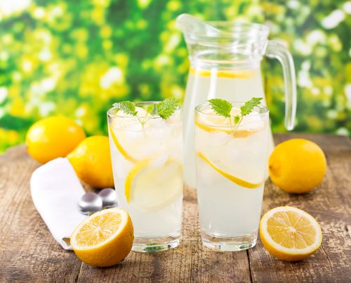 Les bienfaits insoupçonnés du jus de citron quotidien