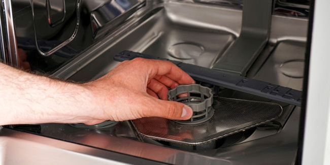 Installer un lave-vaisselle : un guide simple pour ménager votre temps
