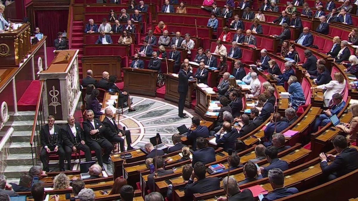 Le gouvernement face à la flambée des prix des carburants : des aides en perspective