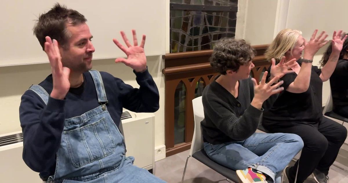 Au théâtre avec les signes : une scène pour tous