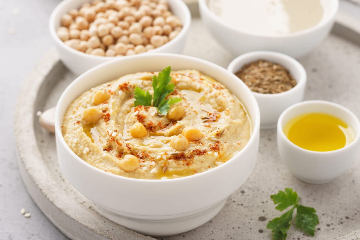 Découvrez le secret d'un houmous crémeux : la technique infaillible