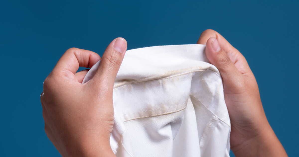Redonnez vie à votre linge blanc : astuces pour effacer le jaunissement
