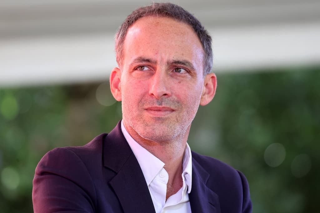 Raphaël Glucksmann plaide pour une convention citoyenne sur l'immigration