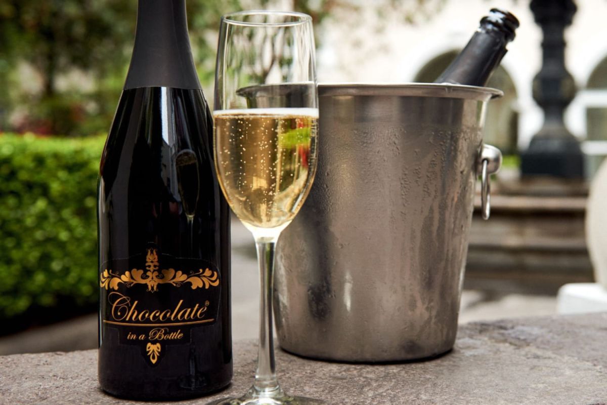 Découvrez le vin pétillant au chocolat, l'allié inattendu de vos repas de fête